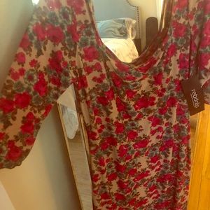 Brand new floral dress 🌺 🌹